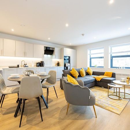 Modern 2 Bed Near Wythenshawe Hospital And Manchester Airport With Parking Ngoại thất bức ảnh