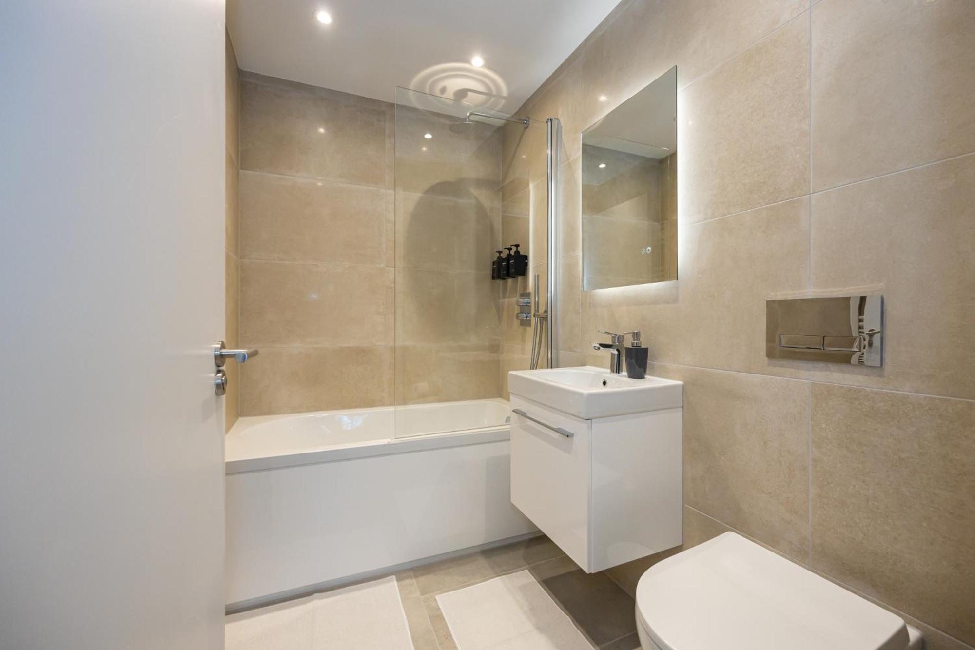 Modern 2 Bed Near Wythenshawe Hospital And Manchester Airport With Parking Ngoại thất bức ảnh