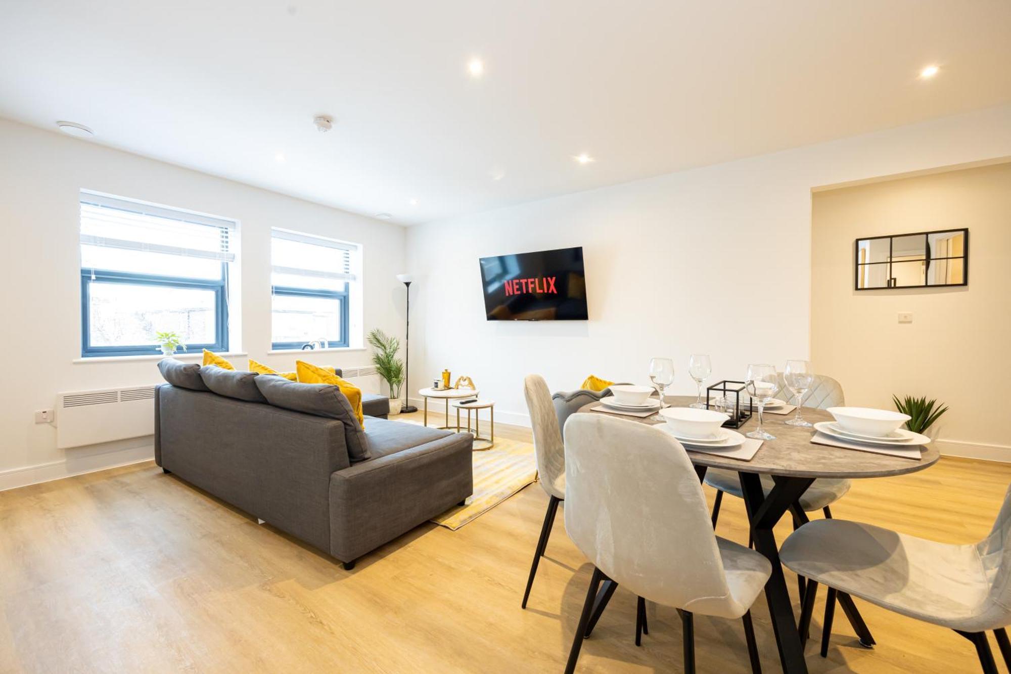 Modern 2 Bed Near Wythenshawe Hospital And Manchester Airport With Parking Ngoại thất bức ảnh
