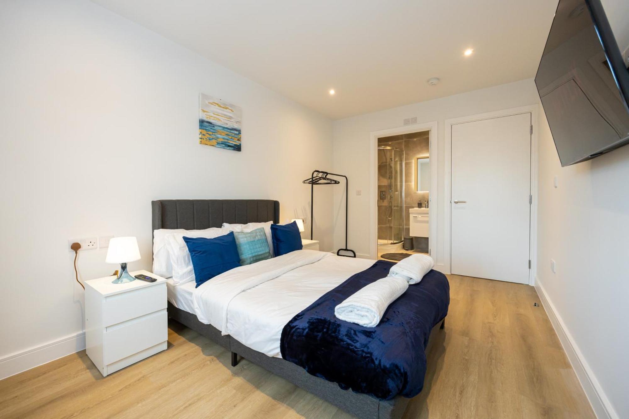 Modern 2 Bed Near Wythenshawe Hospital And Manchester Airport With Parking Ngoại thất bức ảnh