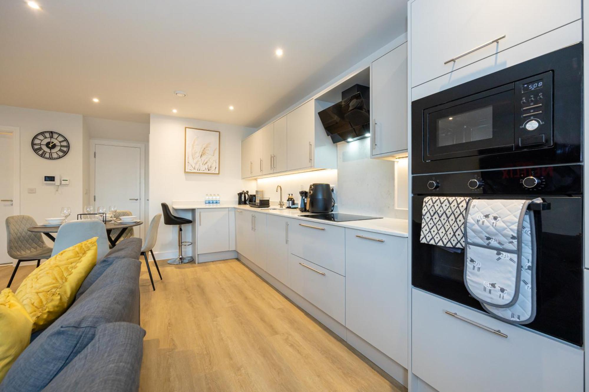 Modern 2 Bed Near Wythenshawe Hospital And Manchester Airport With Parking Ngoại thất bức ảnh