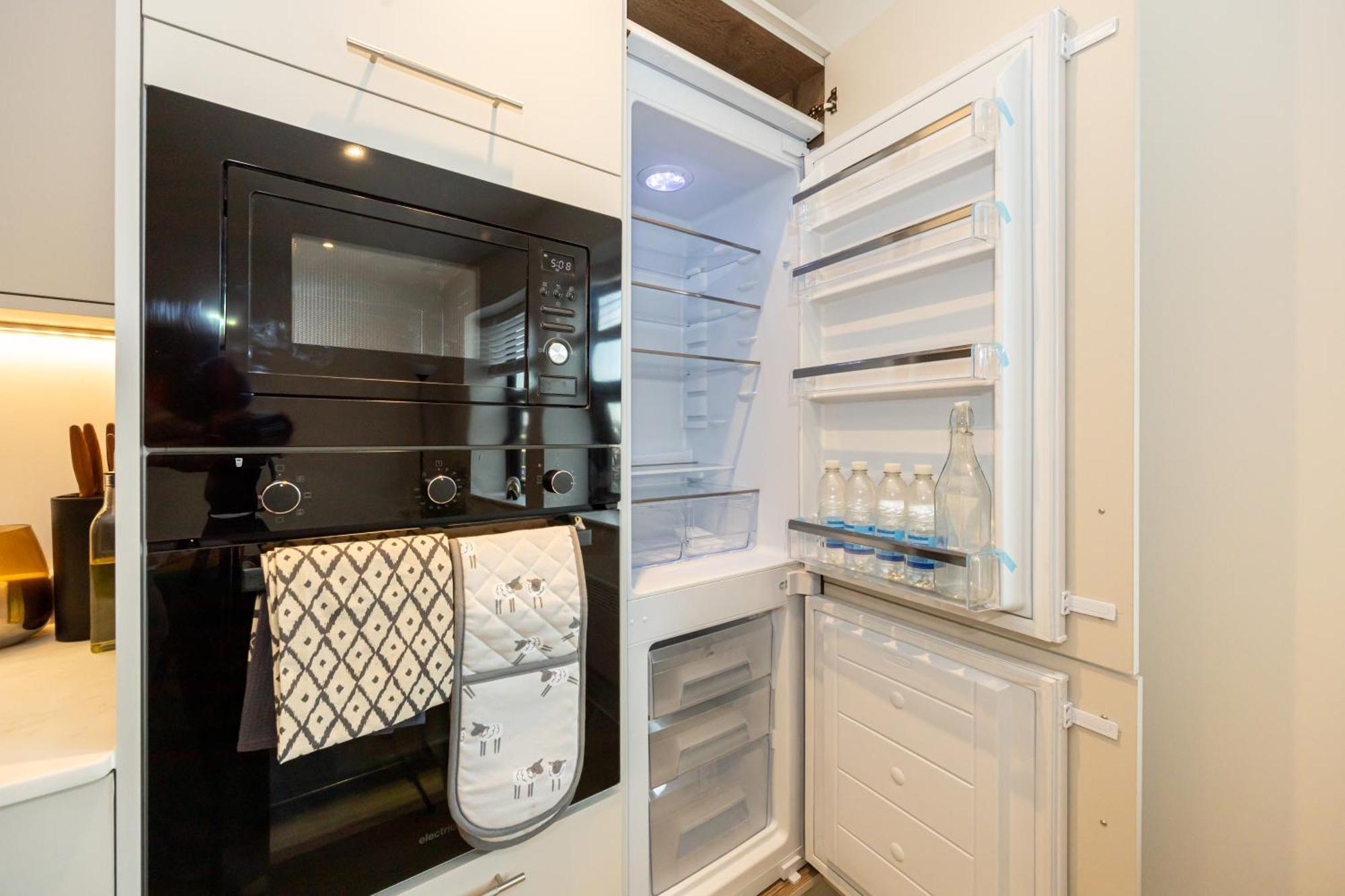 Modern 2 Bed Near Wythenshawe Hospital And Manchester Airport With Parking Ngoại thất bức ảnh